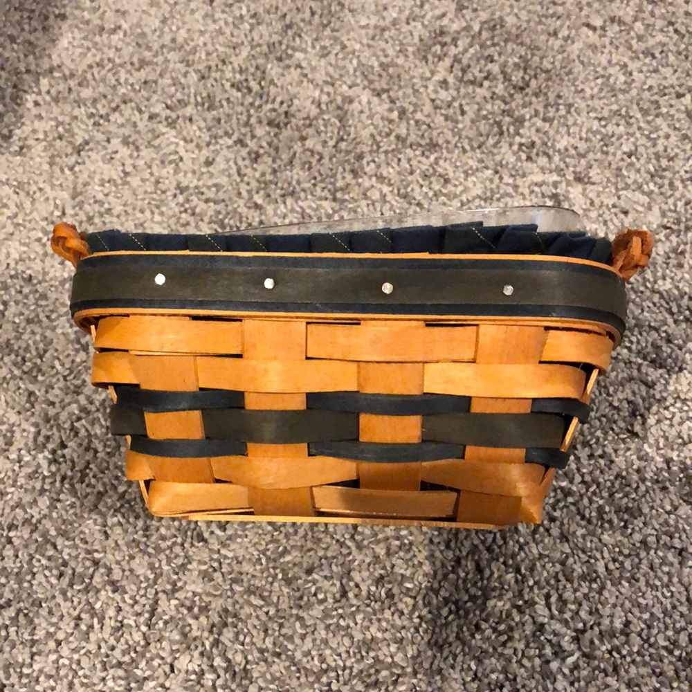 Longaberger 2000 Renewal Basket!